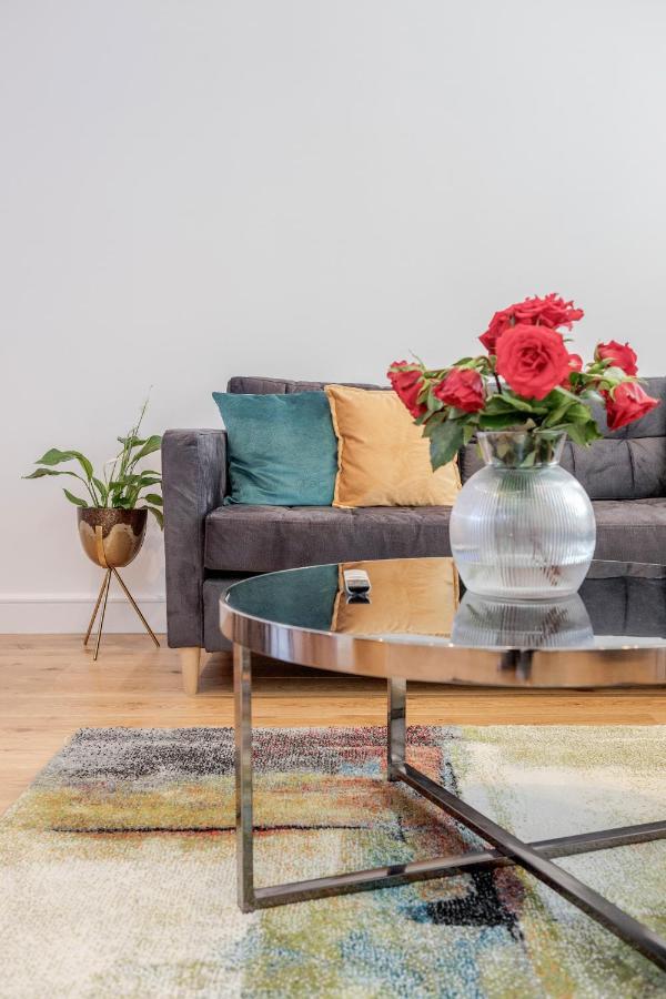 Beautiful 2 Bedrooms Split Level Fulham Apartment ลอนดอน ภายนอก รูปภาพ