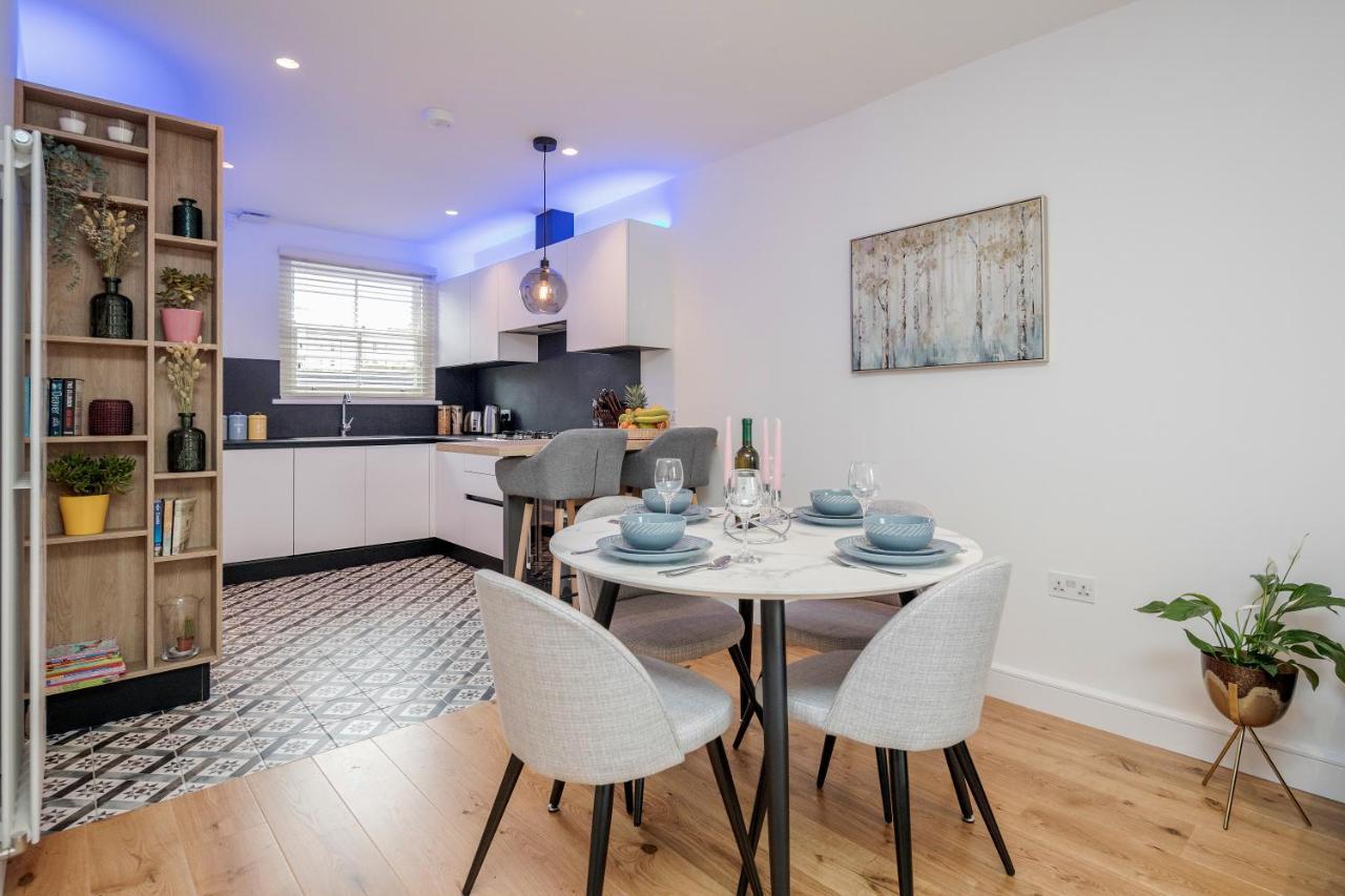 Beautiful 2 Bedrooms Split Level Fulham Apartment ลอนดอน ภายนอก รูปภาพ