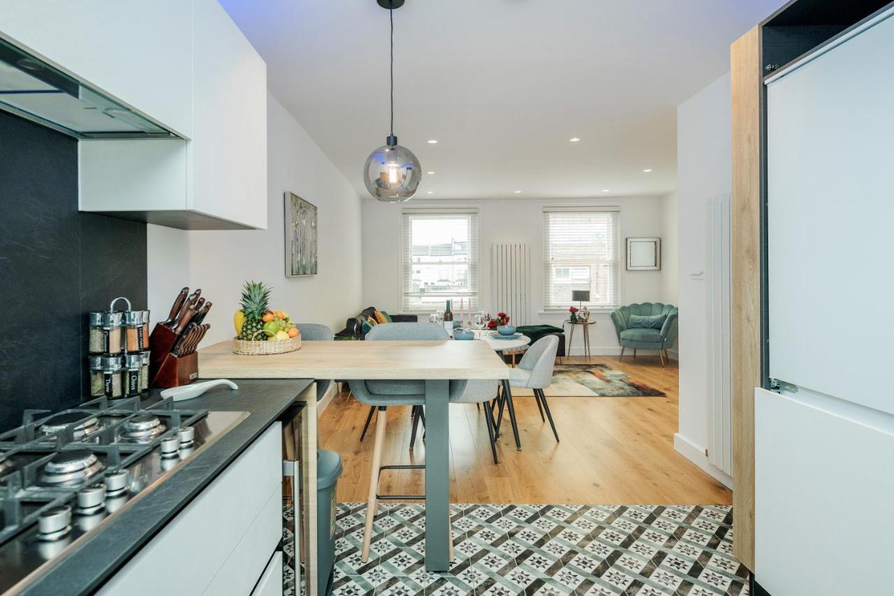 Beautiful 2 Bedrooms Split Level Fulham Apartment ลอนดอน ภายนอก รูปภาพ