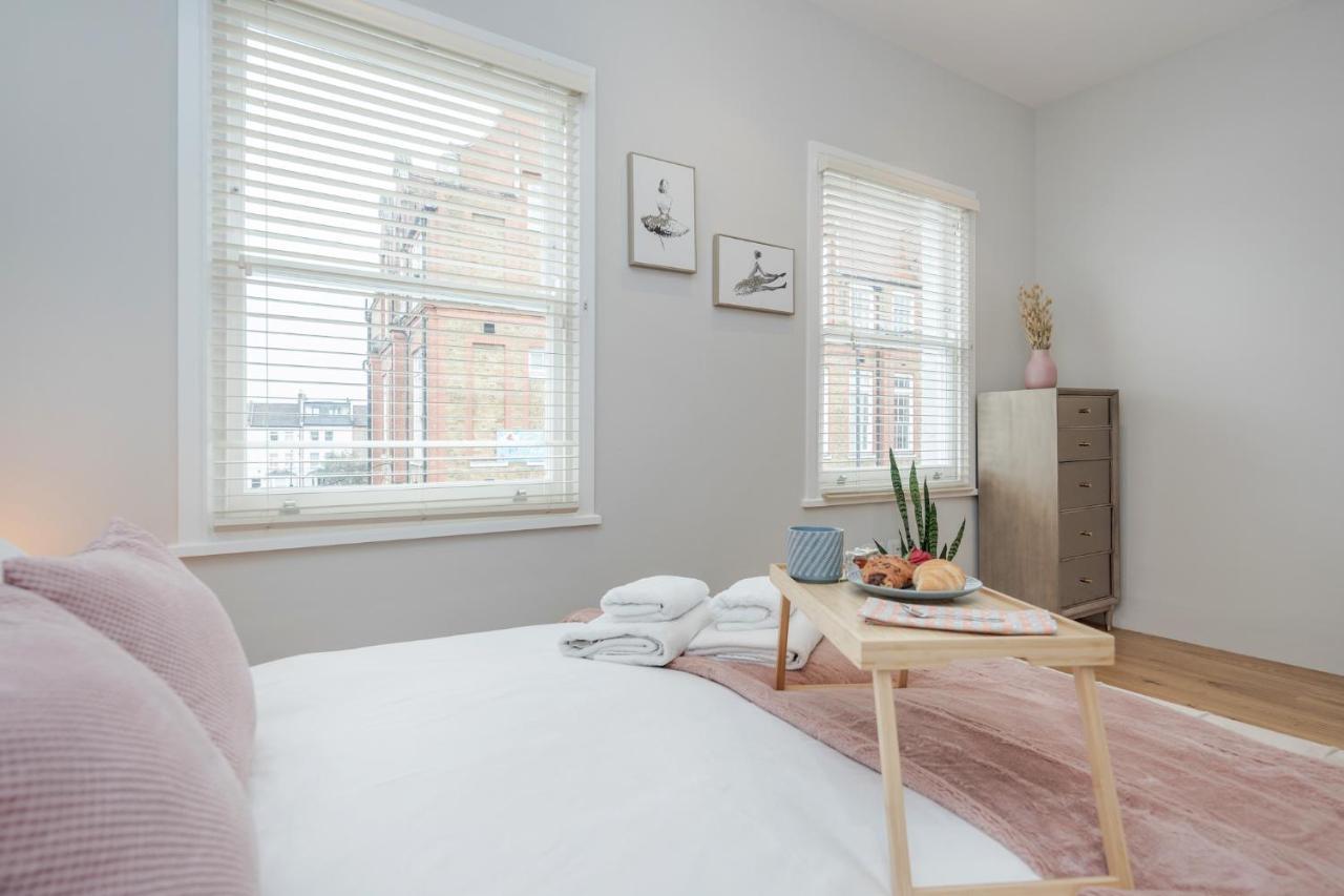 Beautiful 2 Bedrooms Split Level Fulham Apartment ลอนดอน ภายนอก รูปภาพ