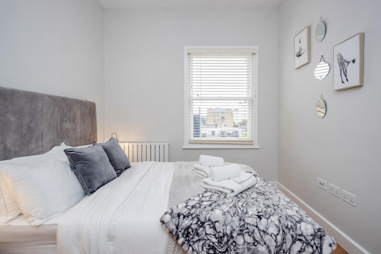Beautiful 2 Bedrooms Split Level Fulham Apartment ลอนดอน ภายนอก รูปภาพ