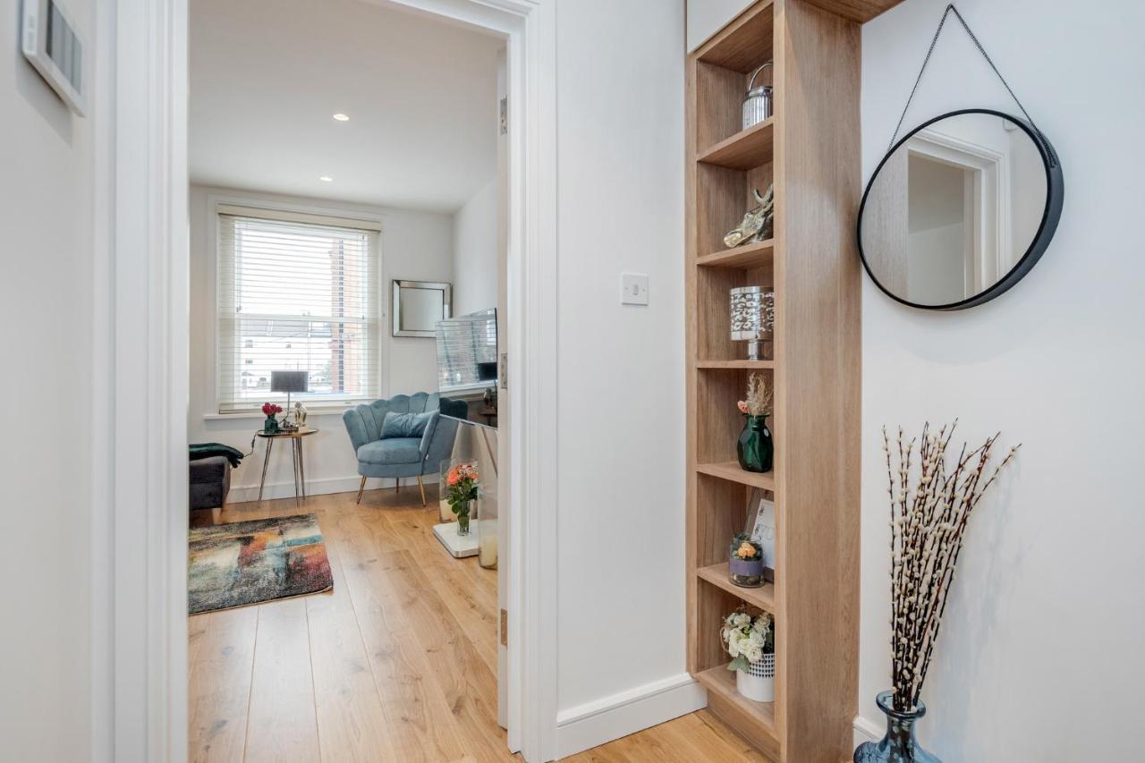 Beautiful 2 Bedrooms Split Level Fulham Apartment ลอนดอน ภายนอก รูปภาพ