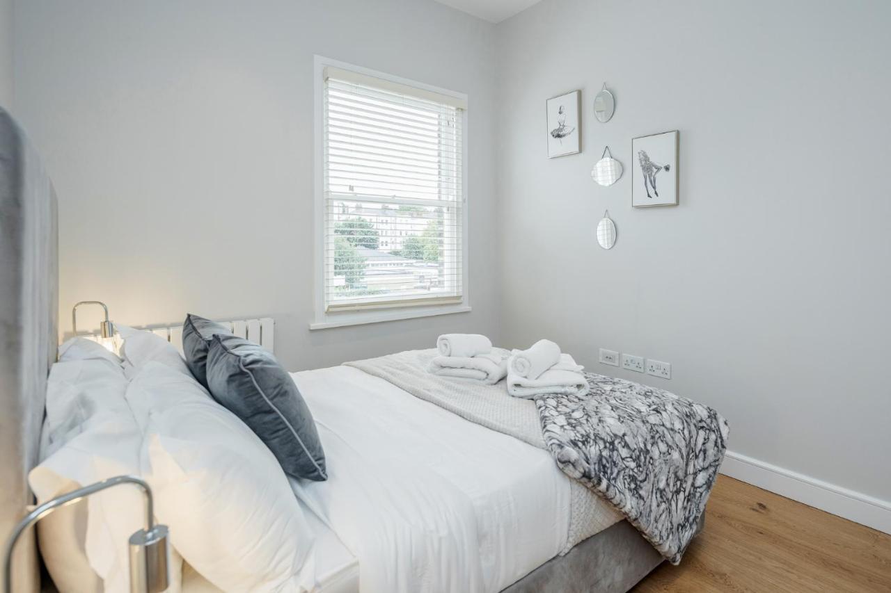 Beautiful 2 Bedrooms Split Level Fulham Apartment ลอนดอน ภายนอก รูปภาพ