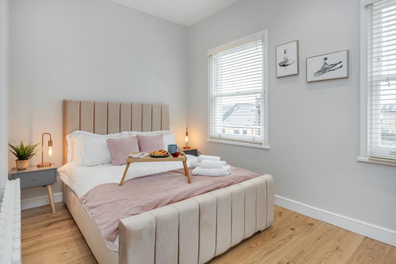 Beautiful 2 Bedrooms Split Level Fulham Apartment ลอนดอน ภายนอก รูปภาพ